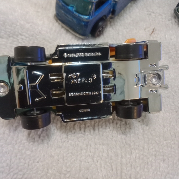 Vintage & Newer Hot Wheels Beach Bomb lot X 4!!!🔥🔥🔥🔥🔥 - Picture 3 of 13